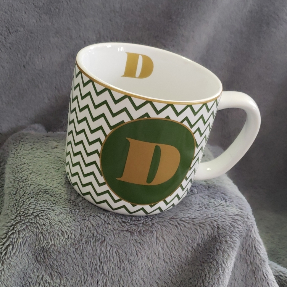 Initial "D" coffee mug.